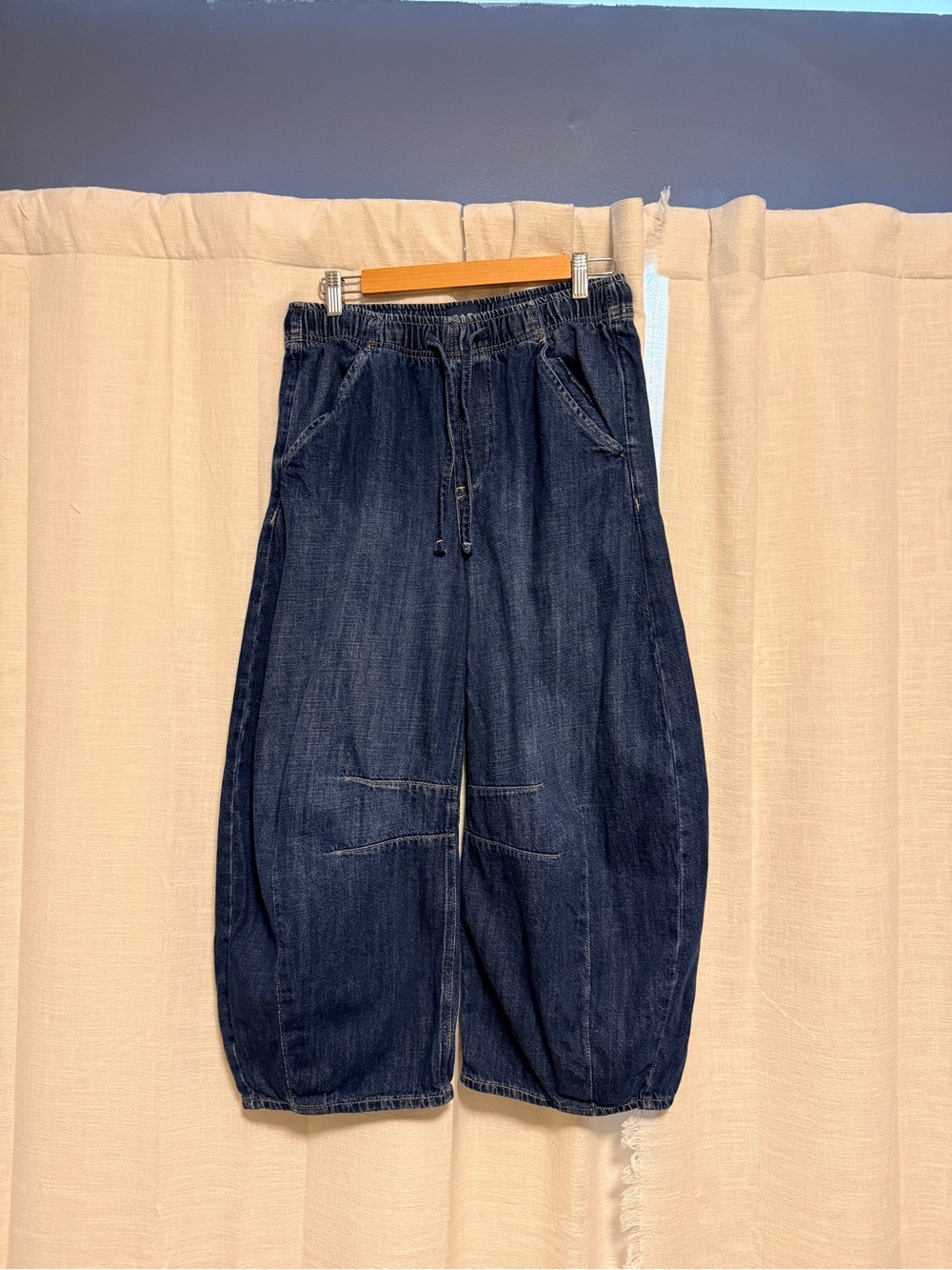Gap Women’s Dark Blue Elastic Waist Horseshoe Denim Jeans